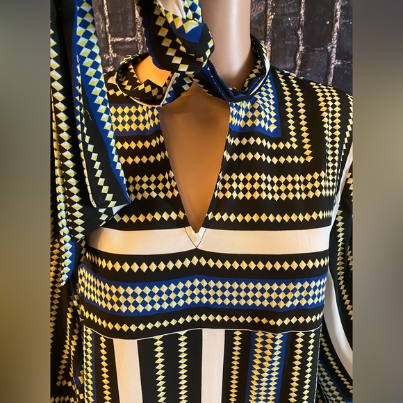 NY &CO Bowed and Beautiful - Picture 5 of 5